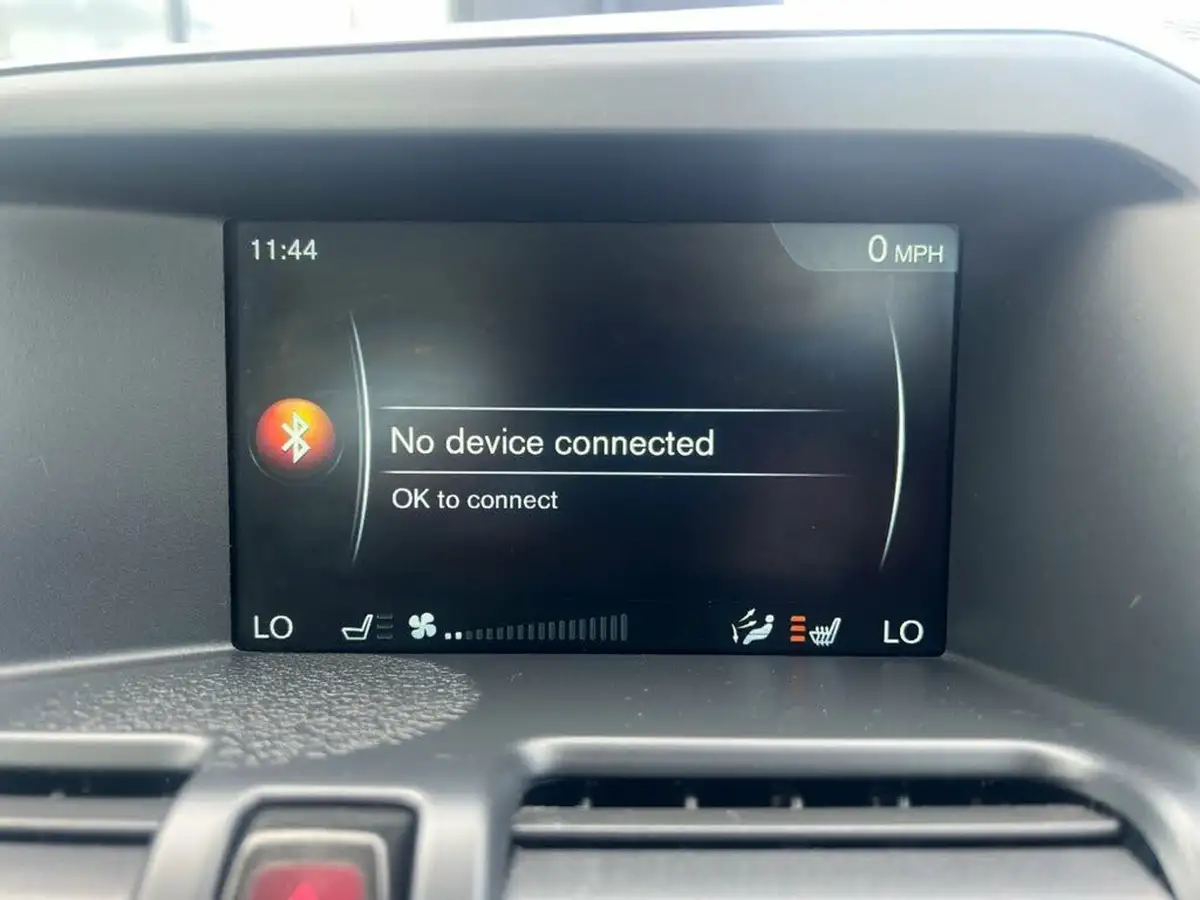 2015-volvo-xc60-24td-d4-se-181bhp-nav-geartronic-big-23