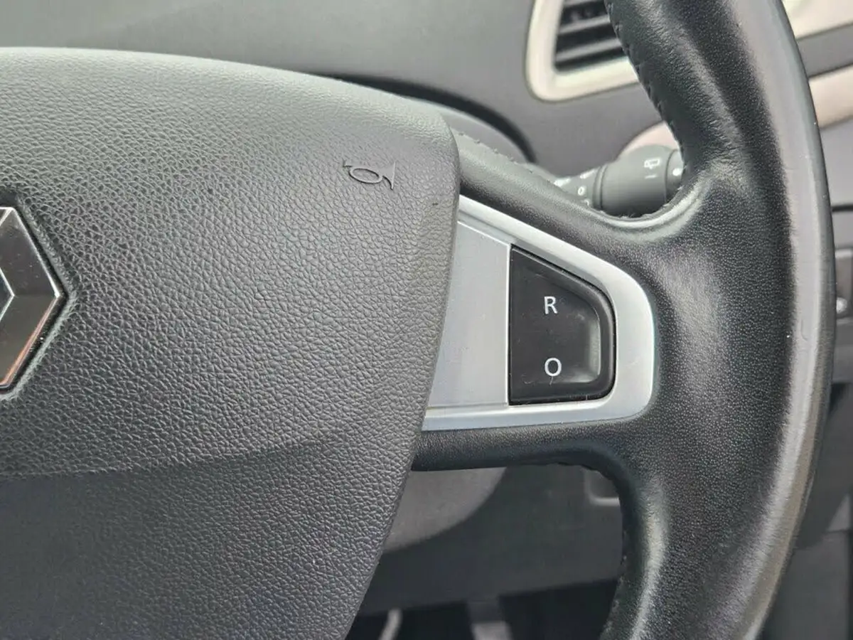 2014-renault-scenic-xmod-15dci-dynamique-tomtom-ss-big-10