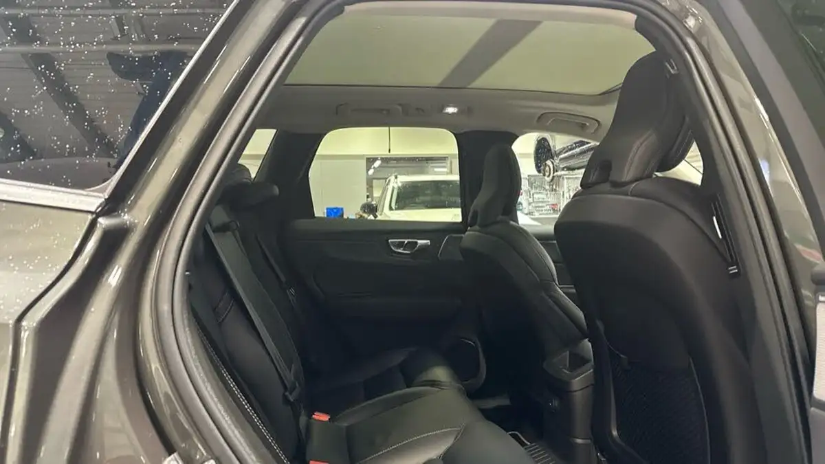 2022-volvo-xc60-20-t8-inscription-pro-455bhp-plug-in-hybrid-big-5