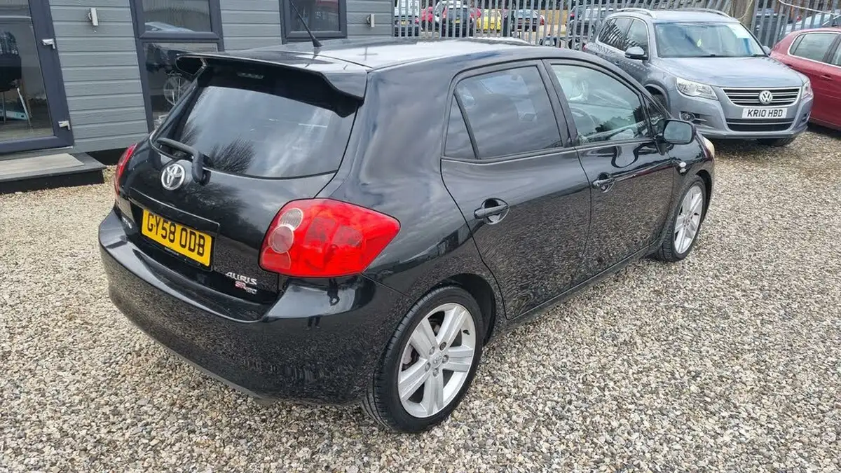 2008-toyota-auris-22td-sr-180-5d-big-5