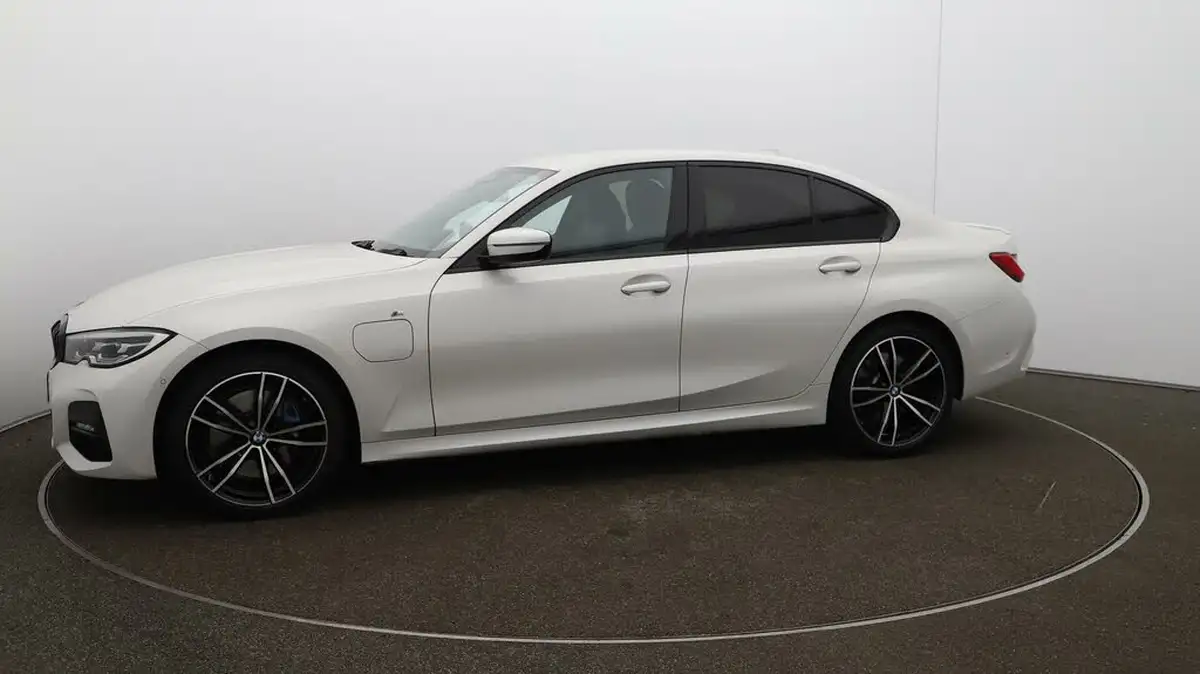 2020-bmw-3-series-20-330e-m-sport-saloon-4d-big-58