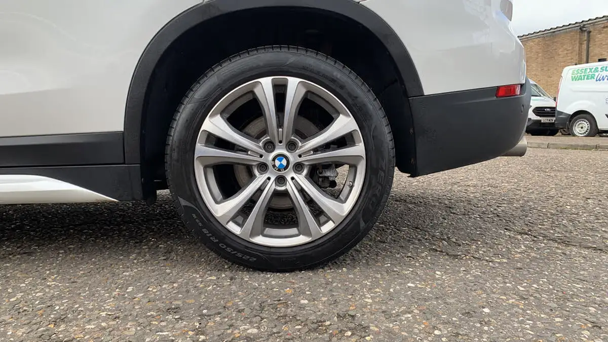 2018-bmw-x1-20td-xdrive20d-sport-big-14