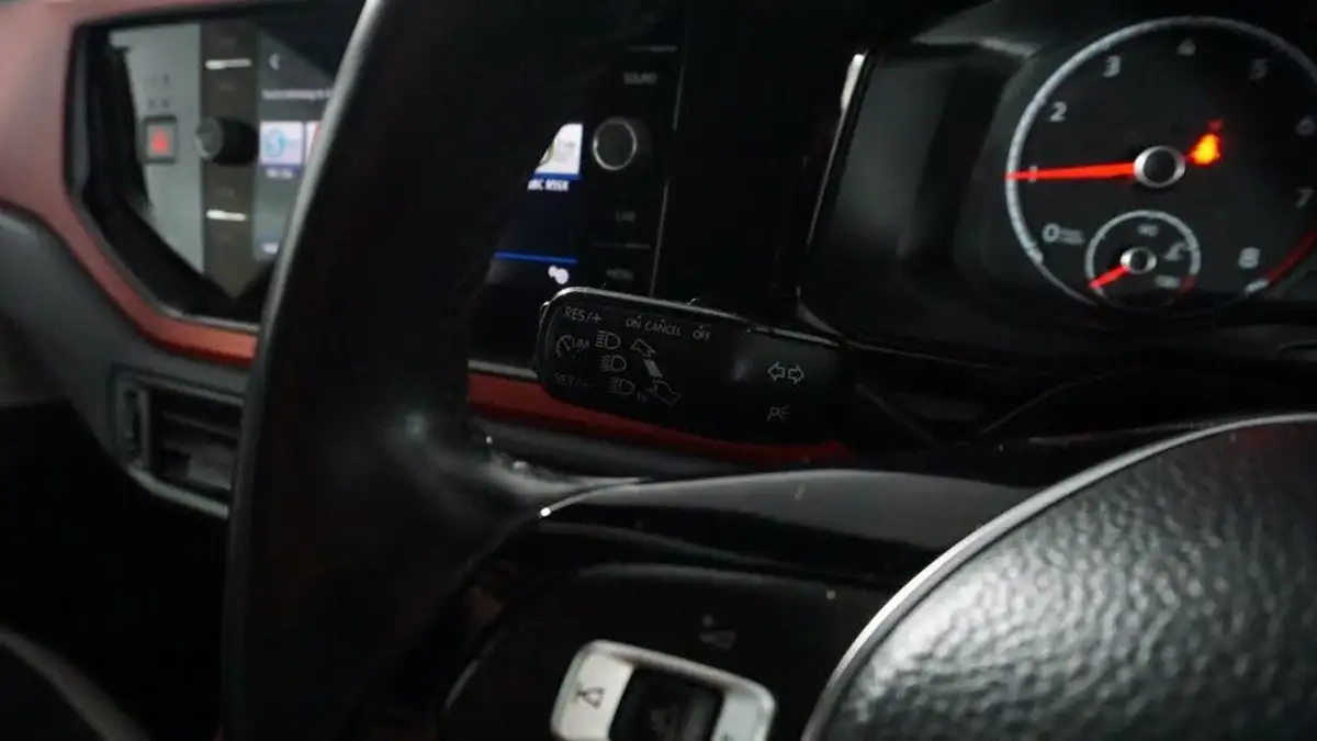 2019-volkswagen-polo-10-tsi-beats-ss-big-18