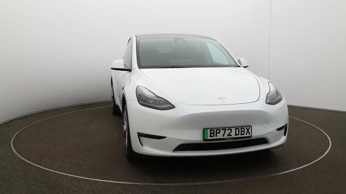 2023-tesla-model-y-e-long-range-big-32