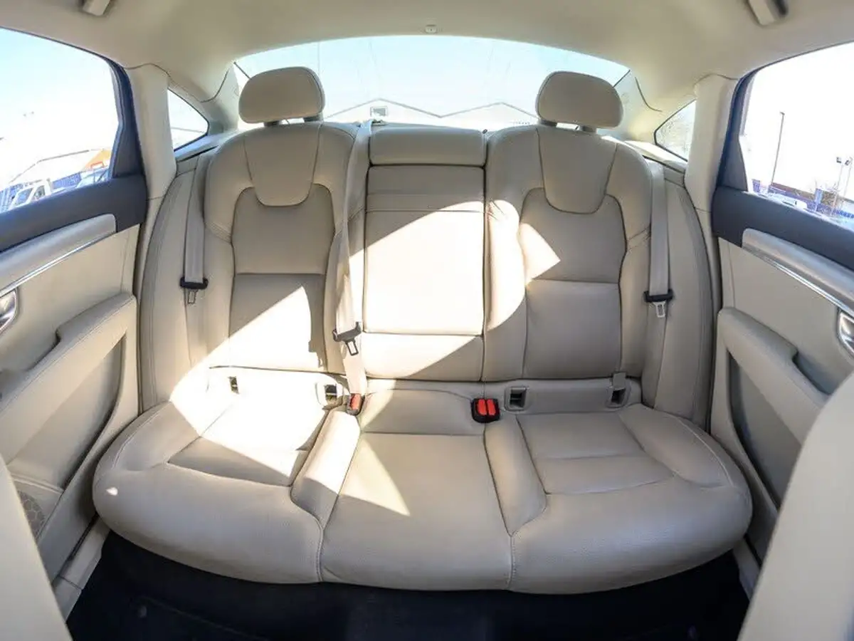 2019-volvo-s90-20-t4-momentum-big-29