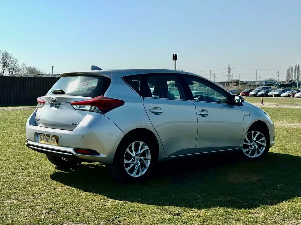 2018-toyota-auris-18-vvt-i-hsd-icon-hatchback-big-26