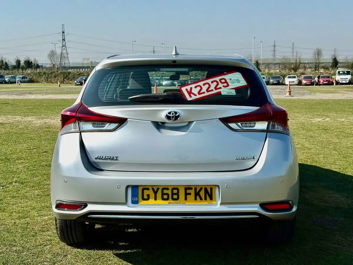 2018-toyota-auris-18-vvt-i-hsd-icon-hatchback-big-3