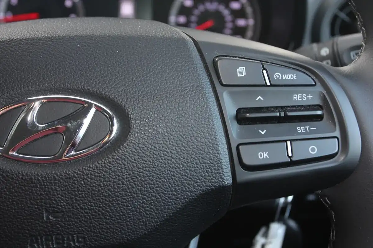 2020-hyundai-i10-12-se-connect-auto-big-19