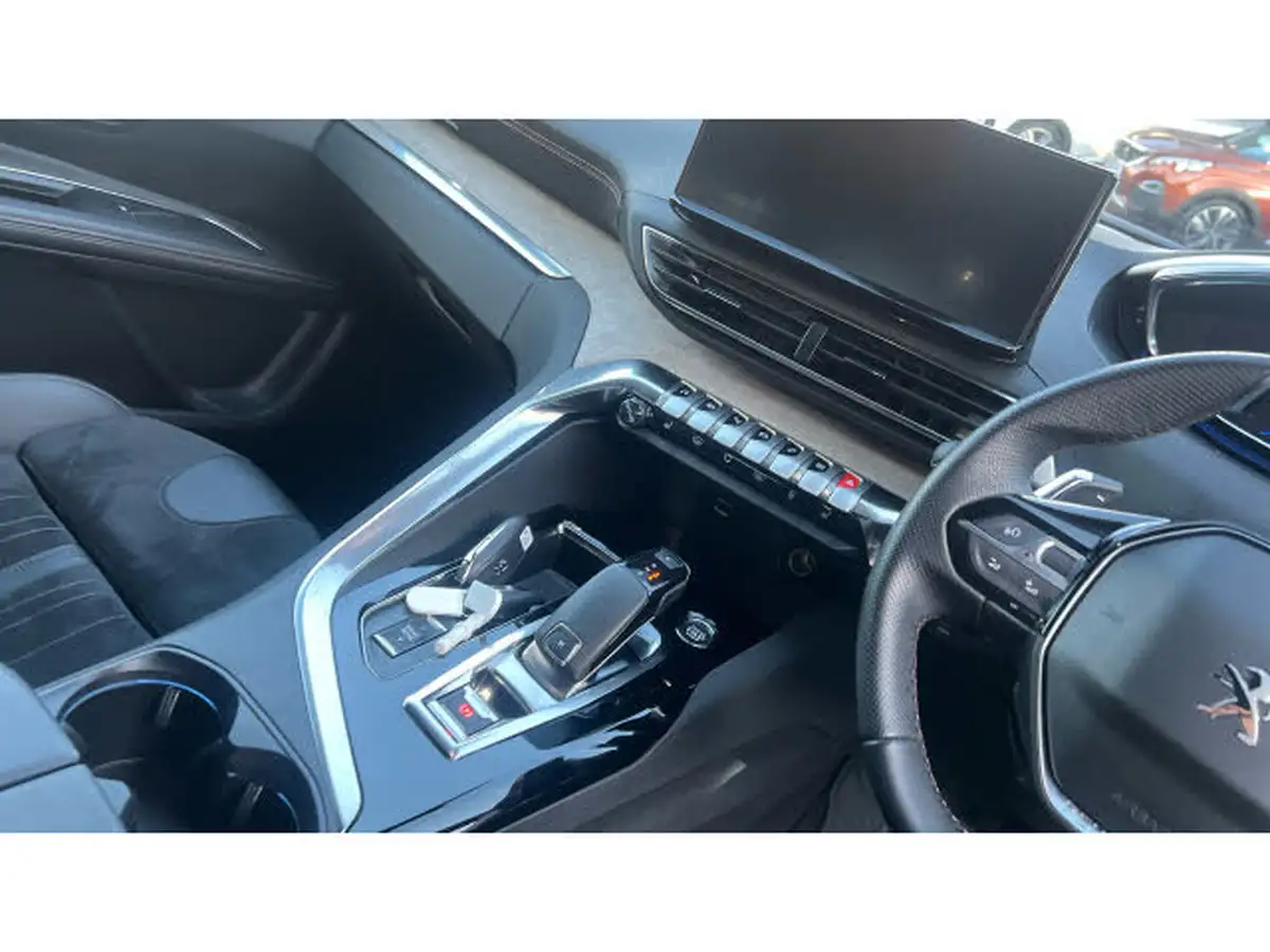 2022-peugeot-5008-suv-12-puretech-gt-premium-big-13