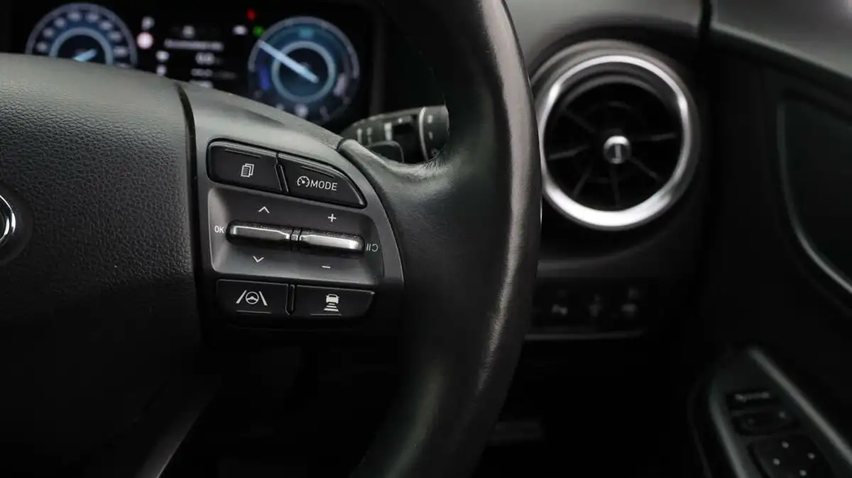 2022-hyundai-kona-16-gdi-premium-big-21