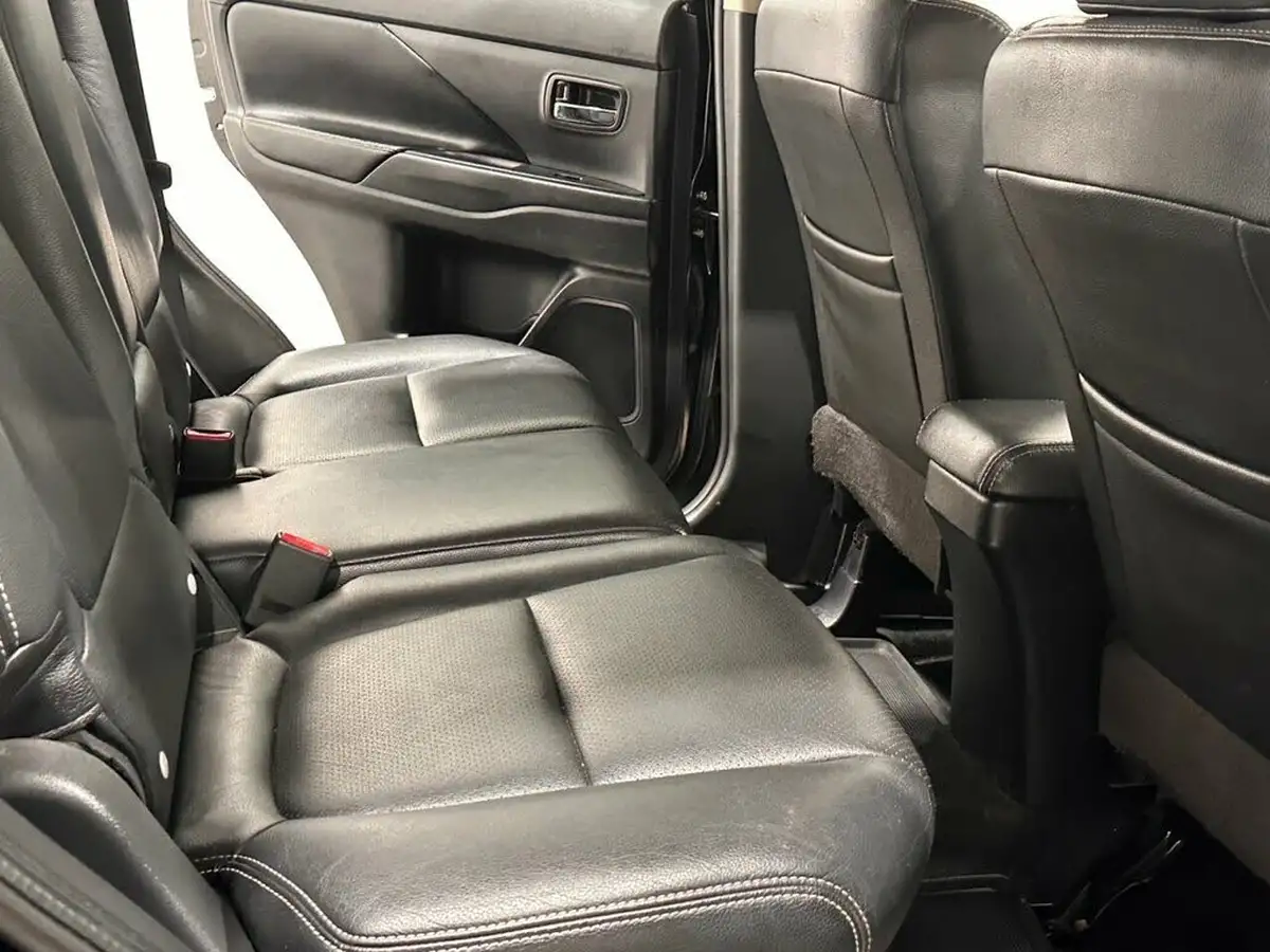 2015-mitsubishi-outlander-22di-d-gx3-7st-big-13