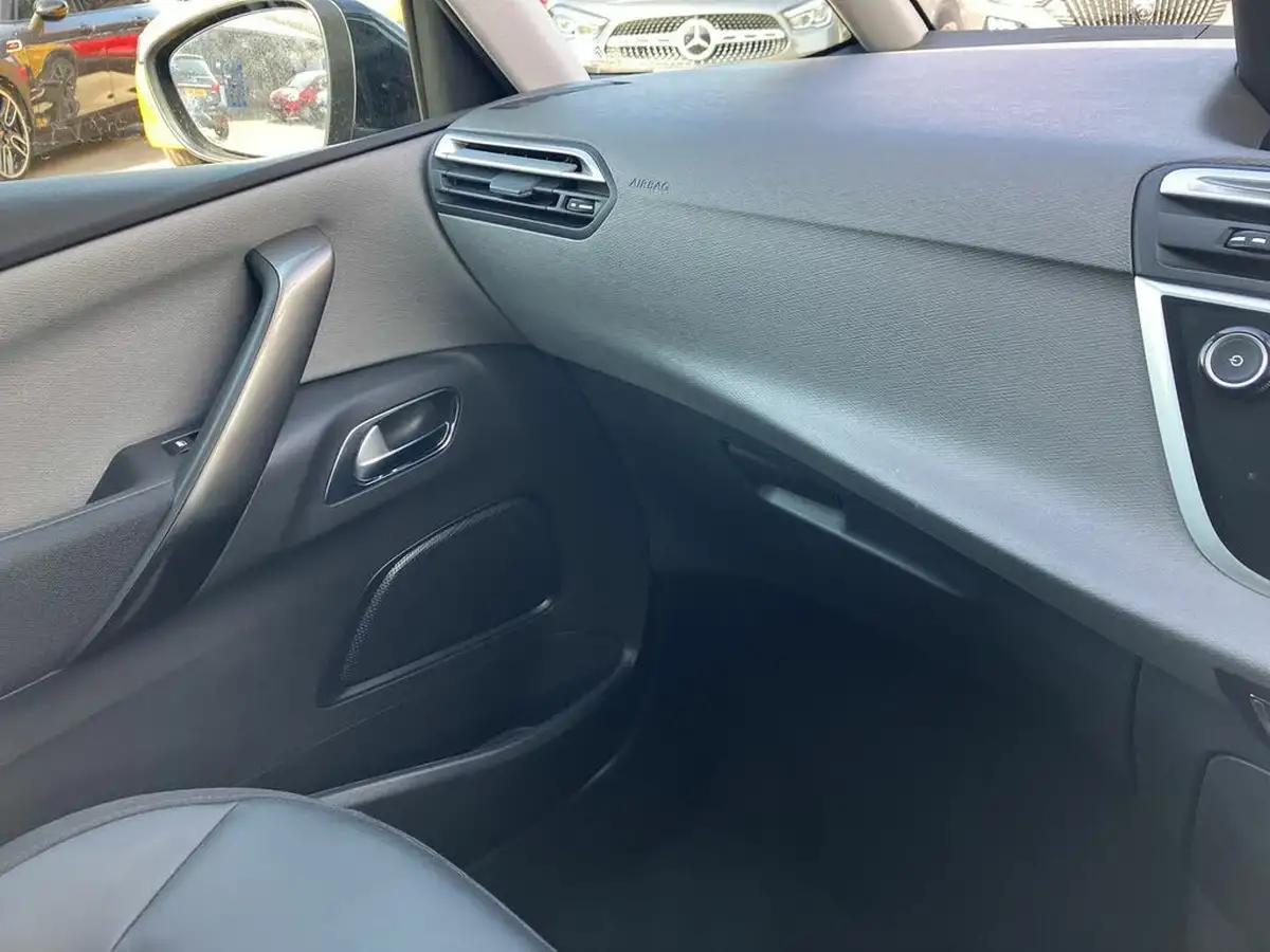 2022-citroen-grand-c4-spacetourer-12-puretech-sense-eat8-big-47