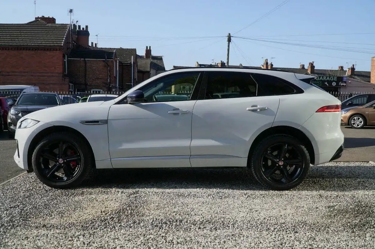 2017-jaguar-f-pace-30td-s-big-8