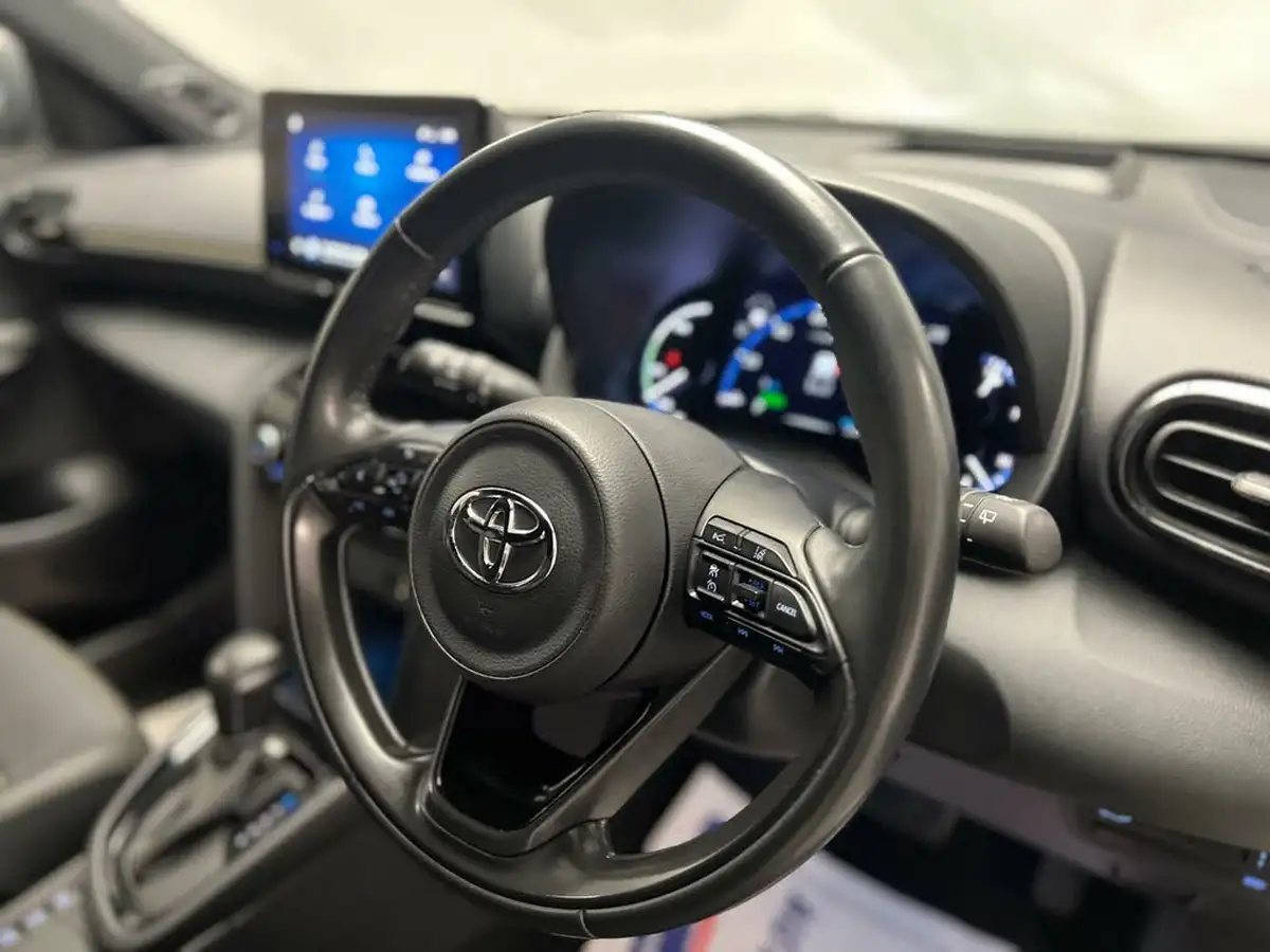2022-toyota-yaris-cross-15-vvt-i-premiere-edition-big-23