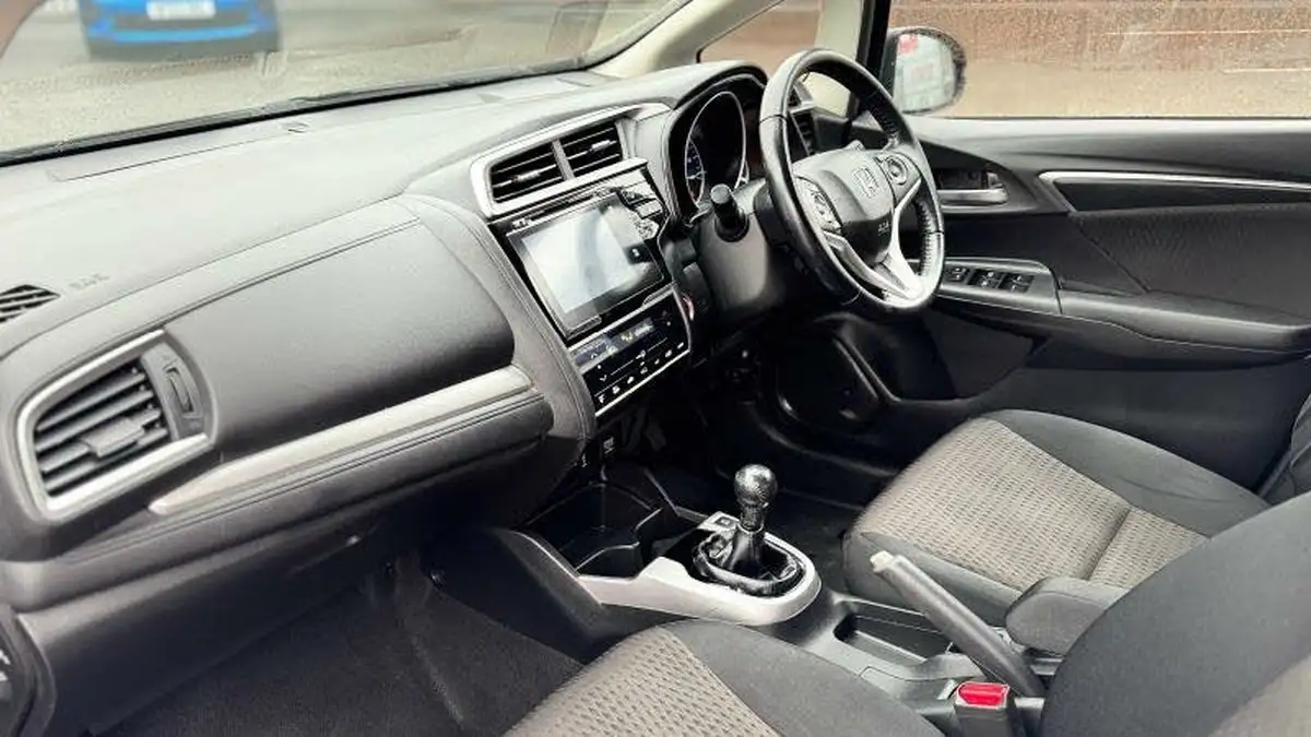 2019-honda-jazz-13-i-vtec-ex-big-10