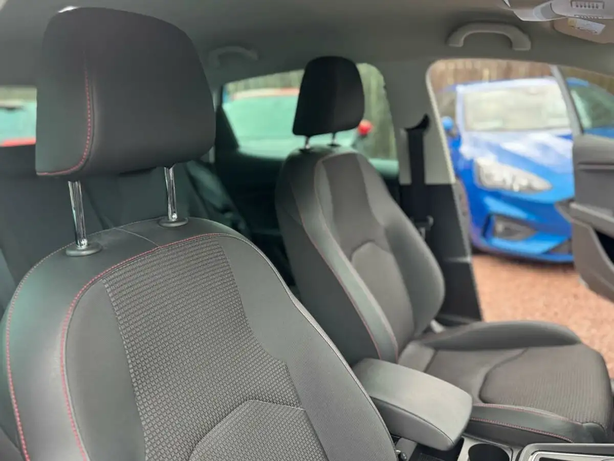 2018-seat-leon-14-tsi-fr-technology-hatchback-5d-big-26