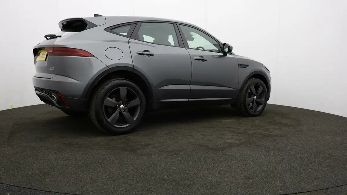 2020-jaguar-e-pace-20-i4d-chequered-flag-180ps-big-26