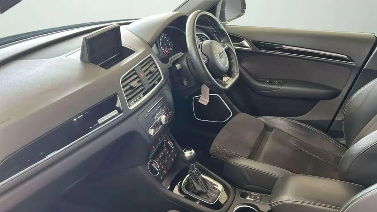 2018-audi-q3-20-tfsi-quattro-black-edition-big-41