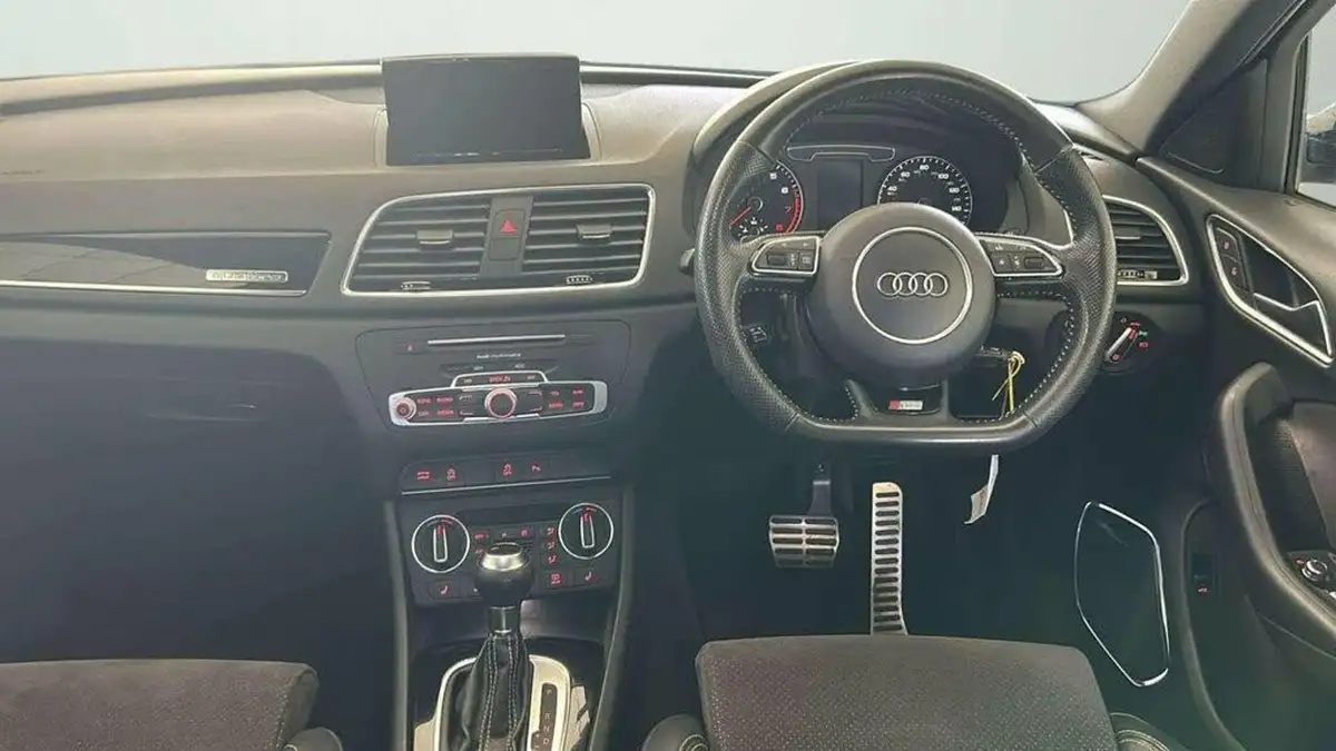 2018-audi-q3-20-tfsi-quattro-black-edition-big-37