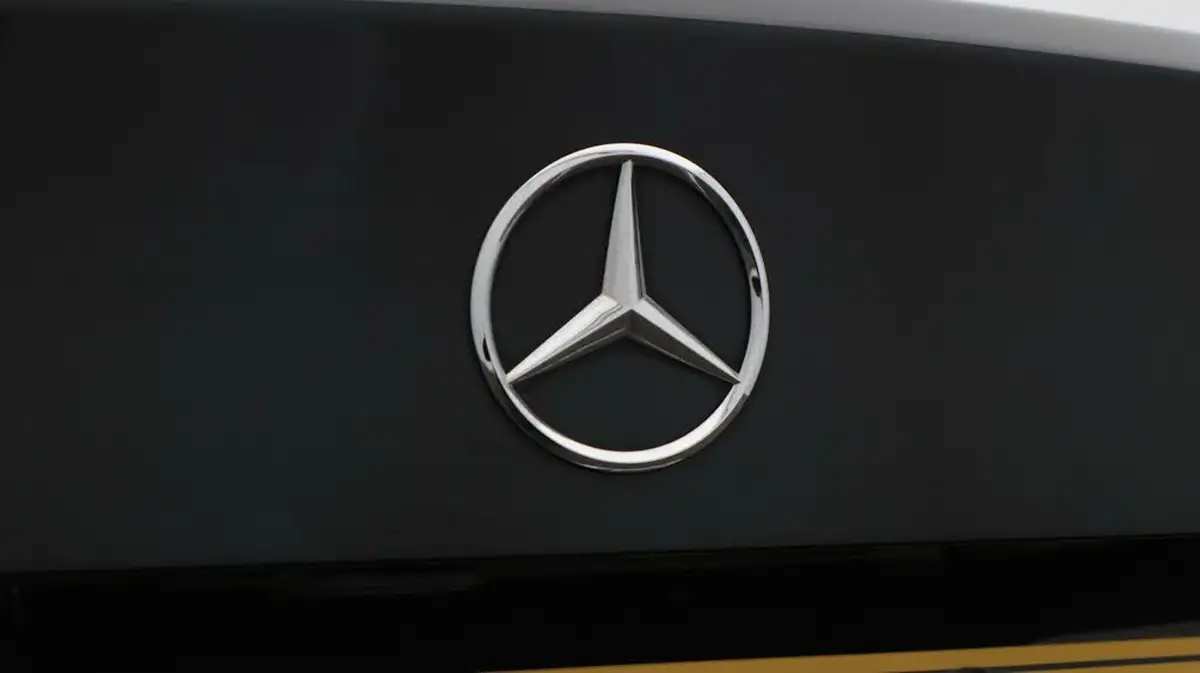 2020-mercedes-benz-a-class-13-a200-amg-line-saloon-4d-7g-dct-big-20