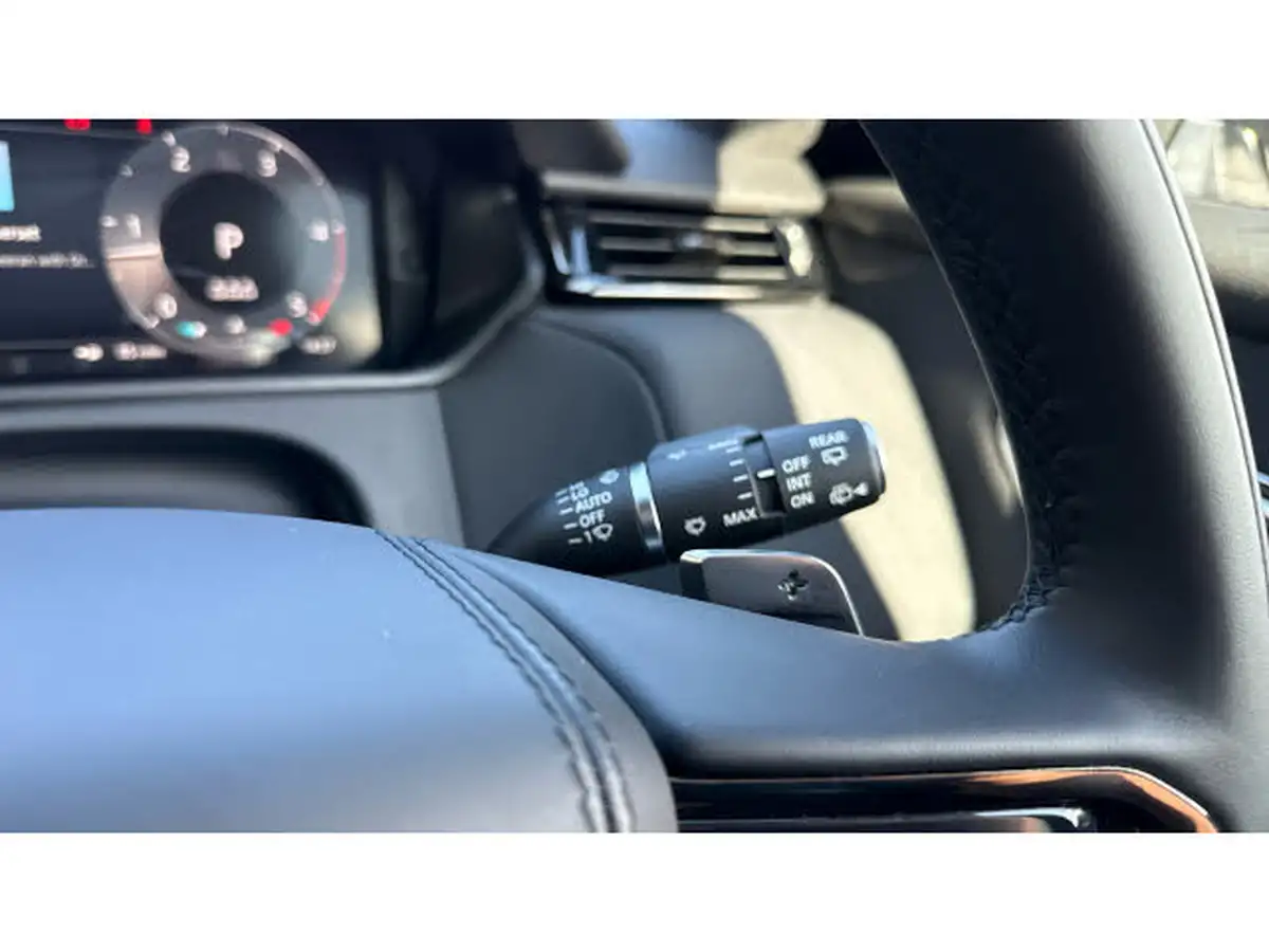 2024-land-rover-range-rover-velar-20-d200-dynamic-se-big-33