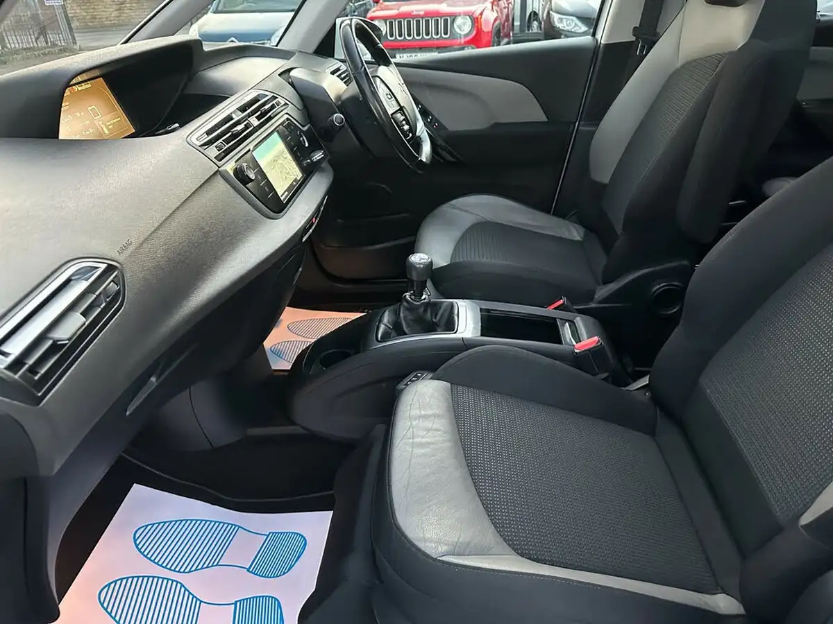 2014-citroen-c4-picasso-16e-hdi-exclusive-big-59