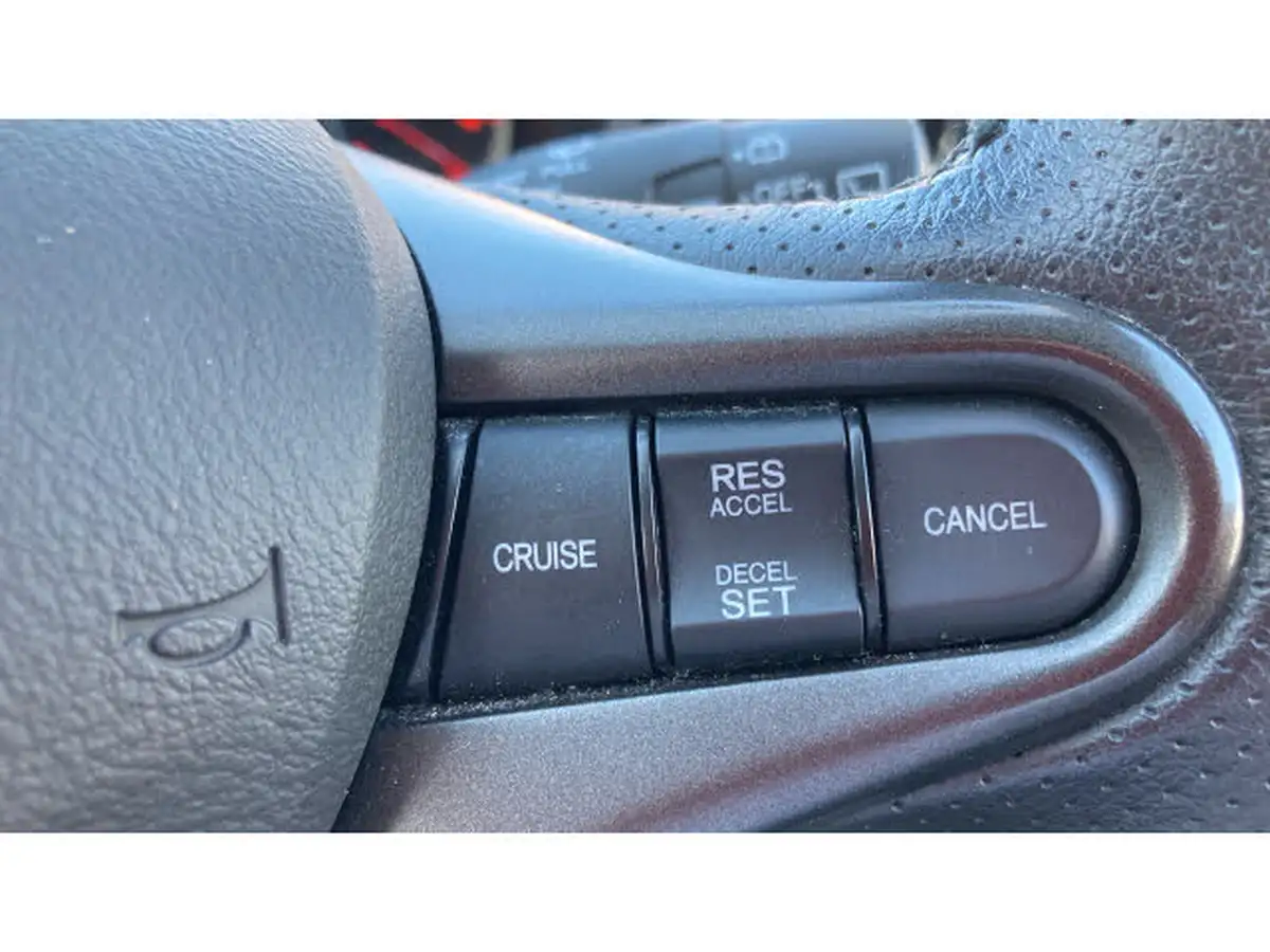 2015-honda-jazz-14-es-plus-big-14