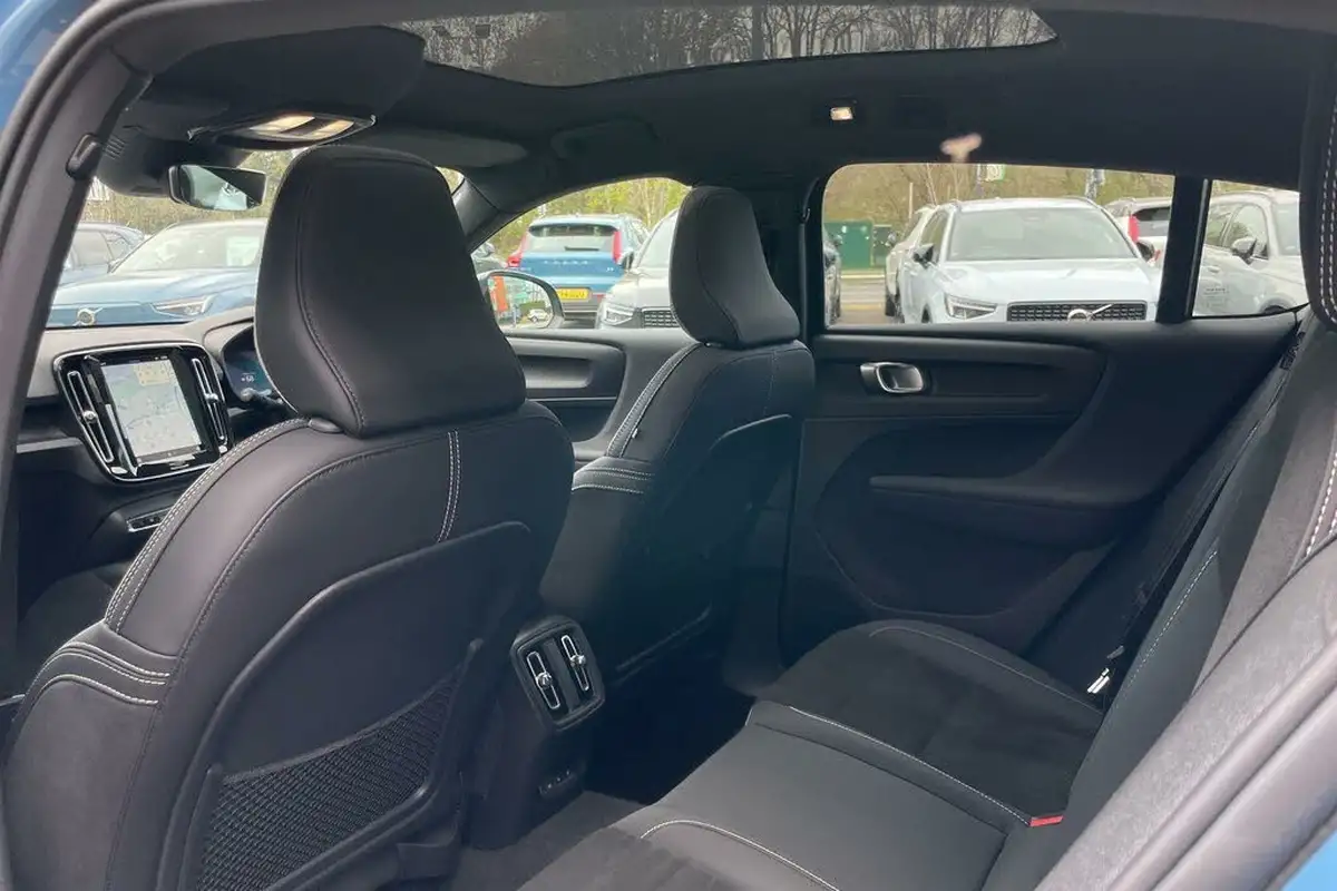 2022-volvo-c40-e-twin-recharge-pro-big-29