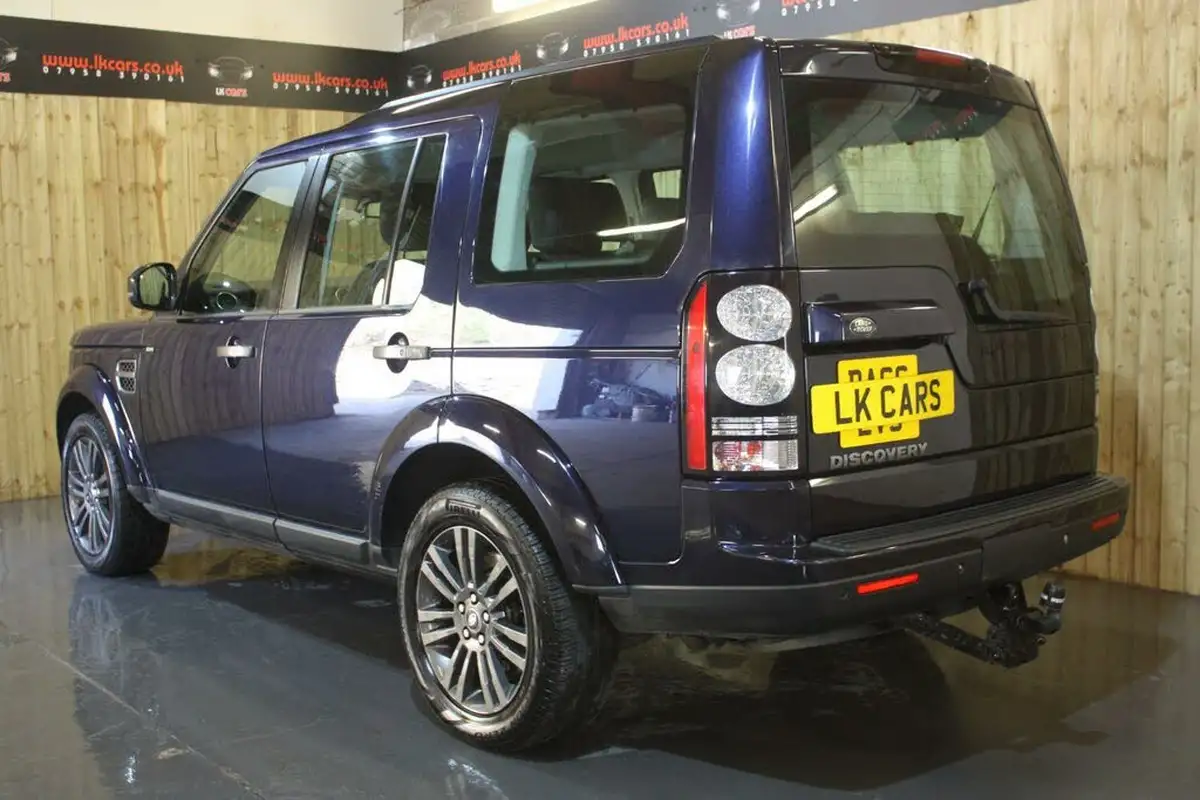2016-land-rover-discovery-4-30-sd-v6-graphite-big-3