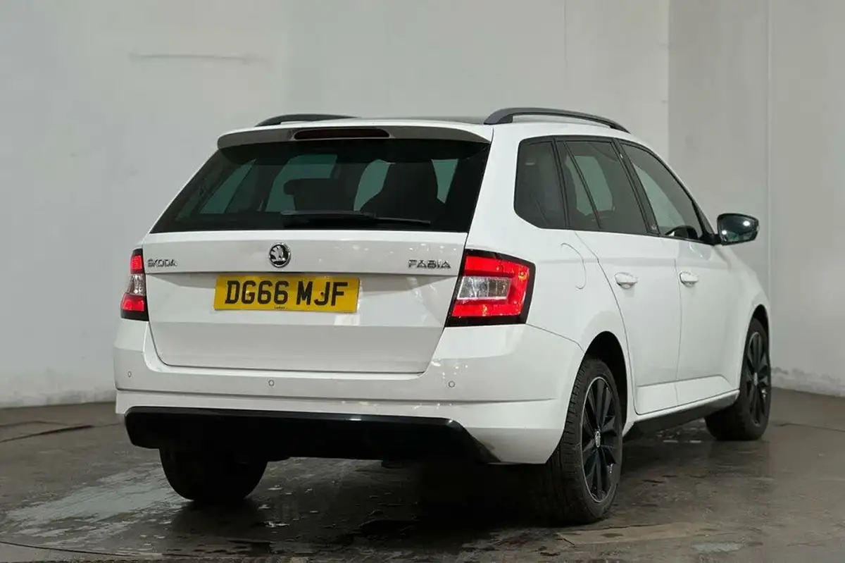 2016-skoda-fabia-12-tsi-monte-carlo-109ps-estate-big-17
