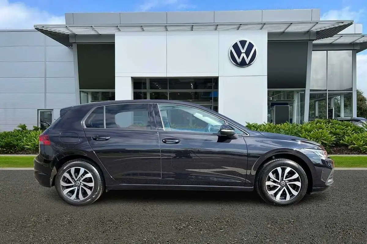 2021-volkswagen-golf-10-etsi-active-big-3
