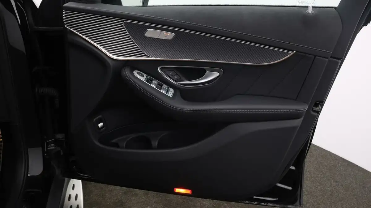 2021-mercedes-benz-eqc-e-eqc-400-amg-line-big-14