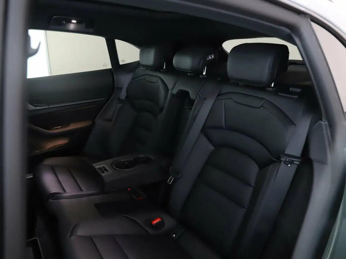 2024-porsche-taycan-e-4s-sport-turismo-544ps-big-14
