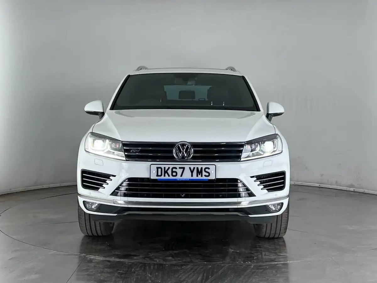 2017-volkswagen-touareg-30tdi-r-line-plus-262ps-ss-2967cc-big-1