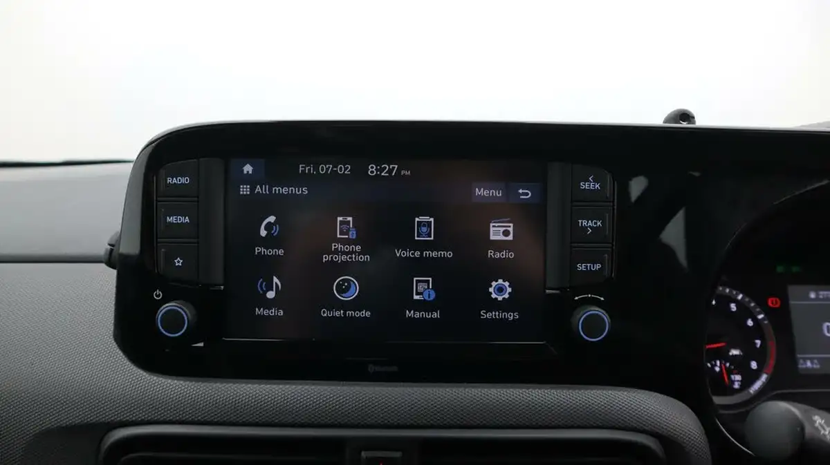 2023-hyundai-i10-12-se-connect-big-11