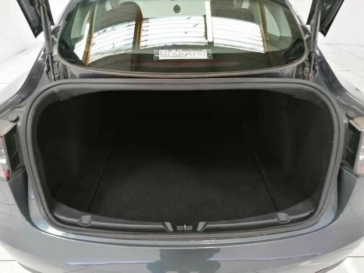 2019-tesla-model-3-e-standard-plus-big-7