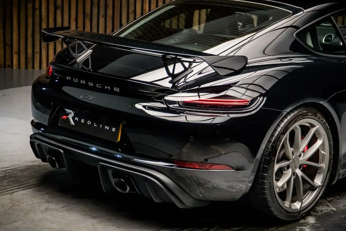 2023-porsche-cayman-718-40-cayman-gt4-big-21