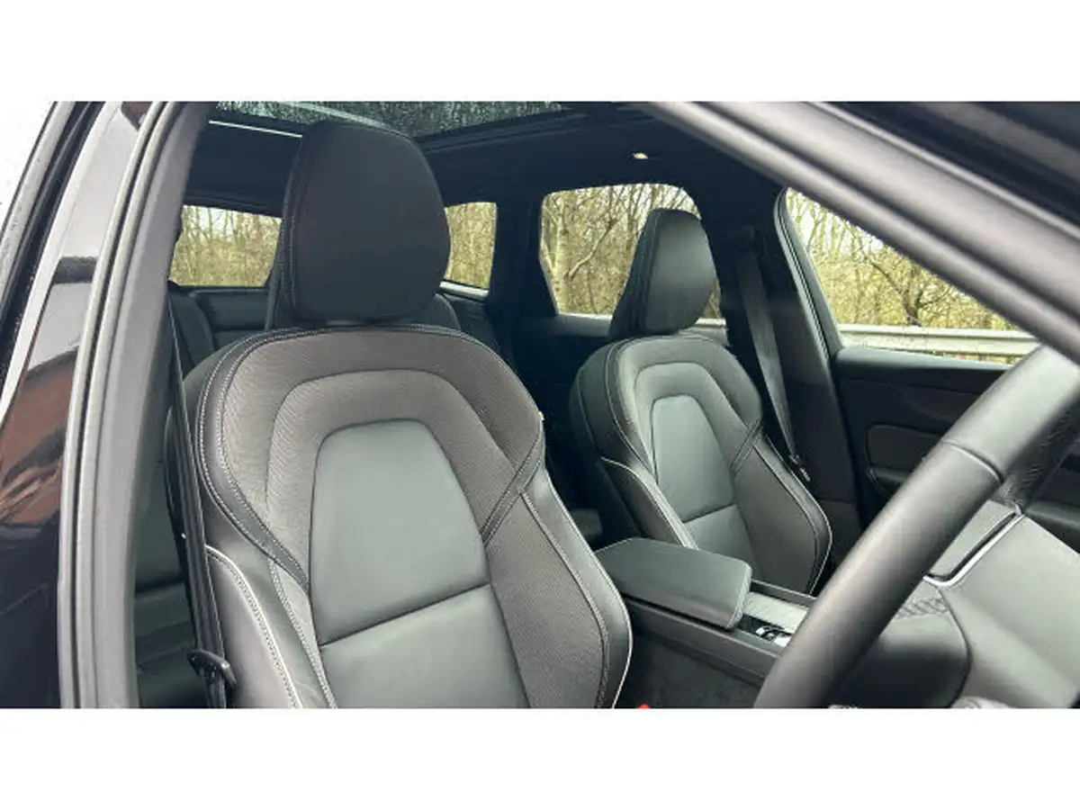 2024-volvo-xc60-20-t6-plus-black-edition-big-8