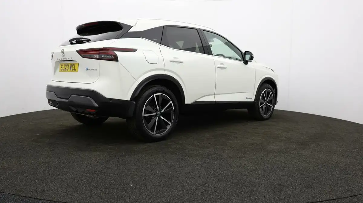 2023-nissan-qashqai-15-tekna-big-26