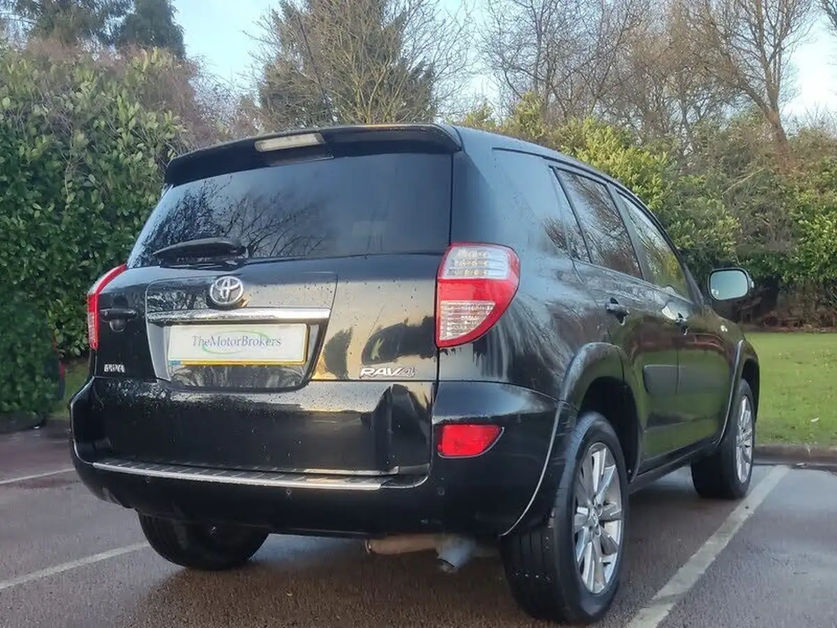 2012-toyota-rav4-22td-sr-150bhp-euro5-big-8