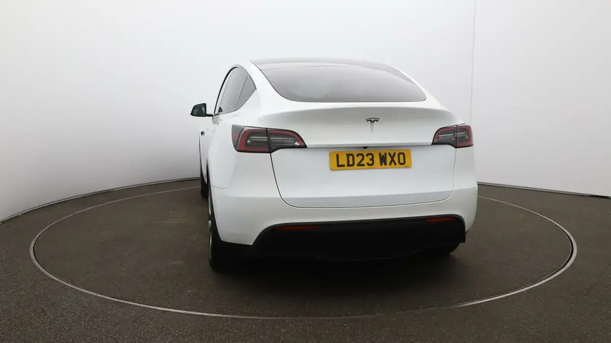 2023-tesla-model-y-e-rwd-big-51