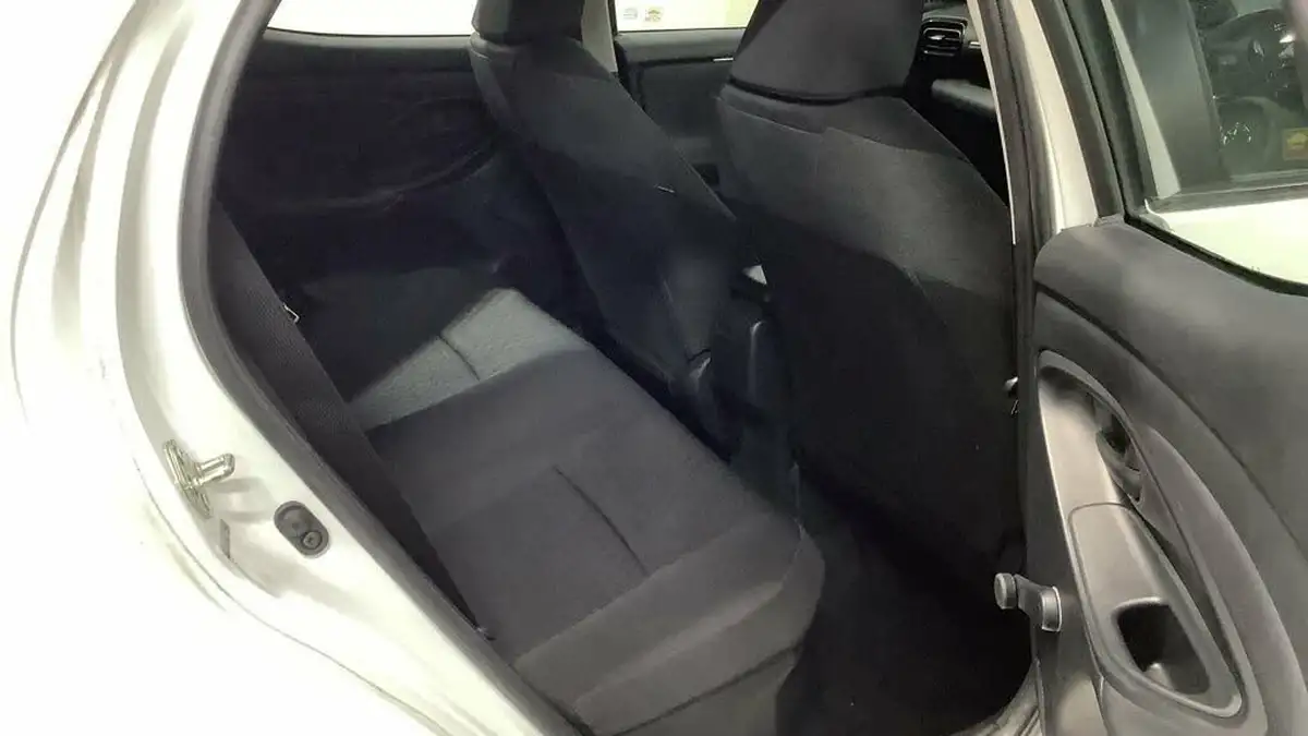 2021-toyota-yaris-15-vvt-i-icon-114bhp-hybrid-1490cc-e-cvt-big-9