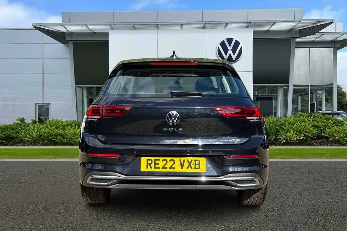 2022-volkswagen-golf-15-etsi-style-130ps-hatchback-big-8