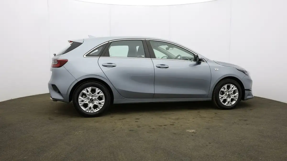 2023-kia-ceed-15-t-gdi-2-158bhp-non-adap-hatchback-big-31