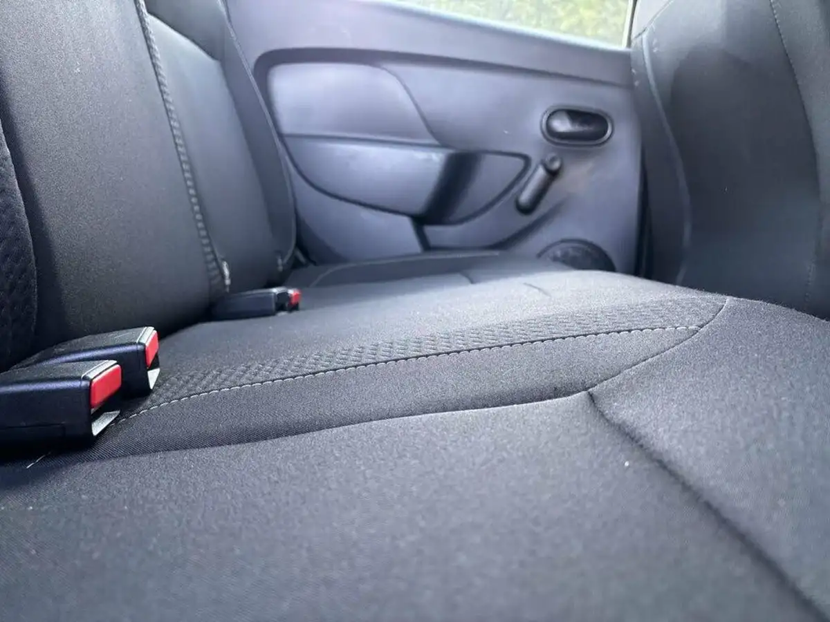 2020-dacia-sandero-10-sce-essential-big-26