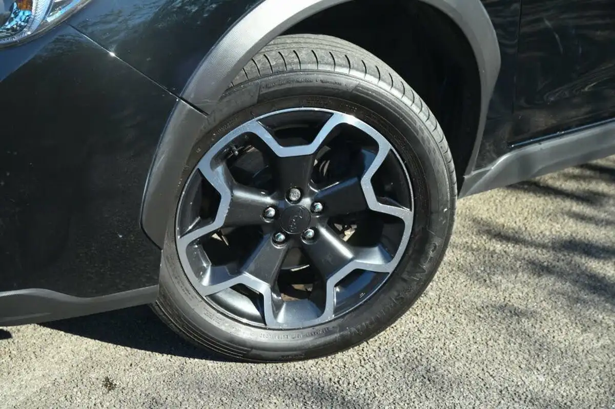 2012-subaru-xv-20td-se-lux-premium-big-2