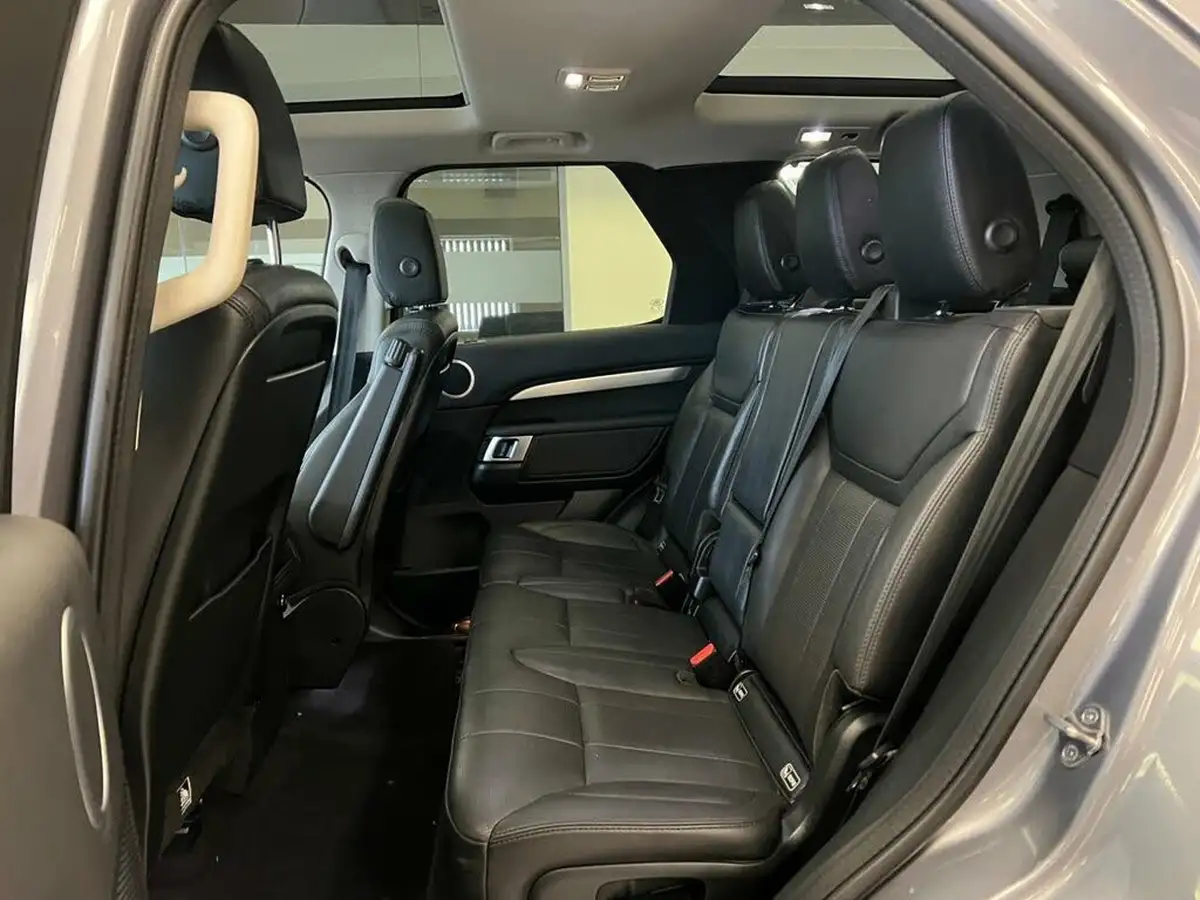 2019-land-rover-discovery-30-sd6-landmark-big-23