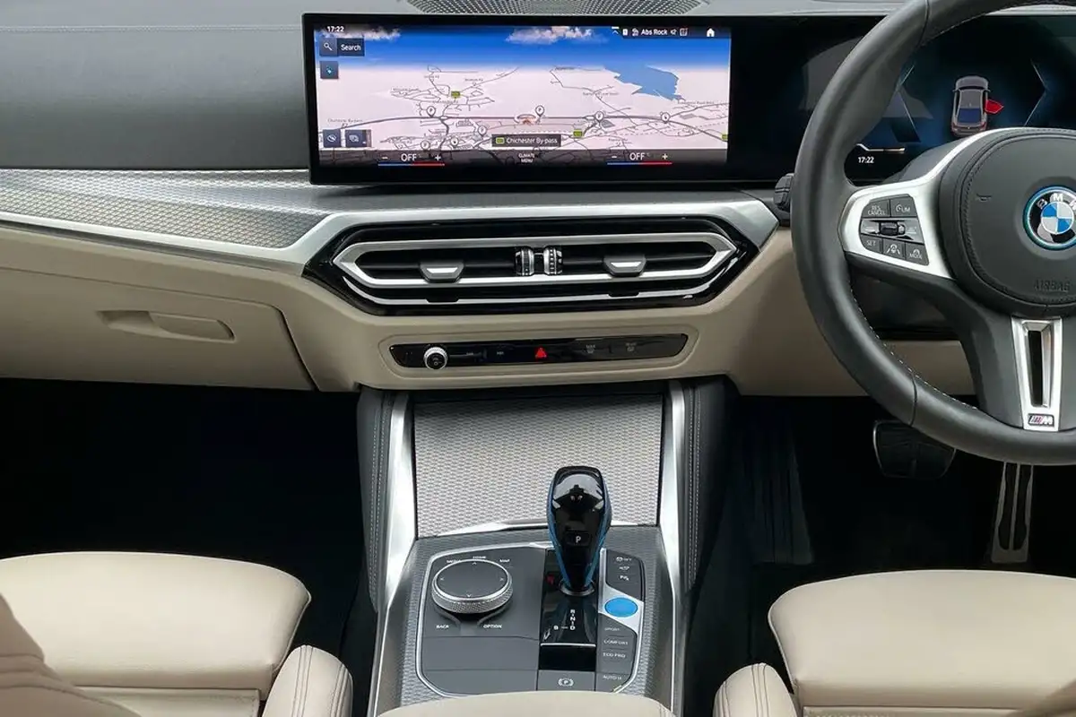 2022-bmw-i4-e-m50-big-35