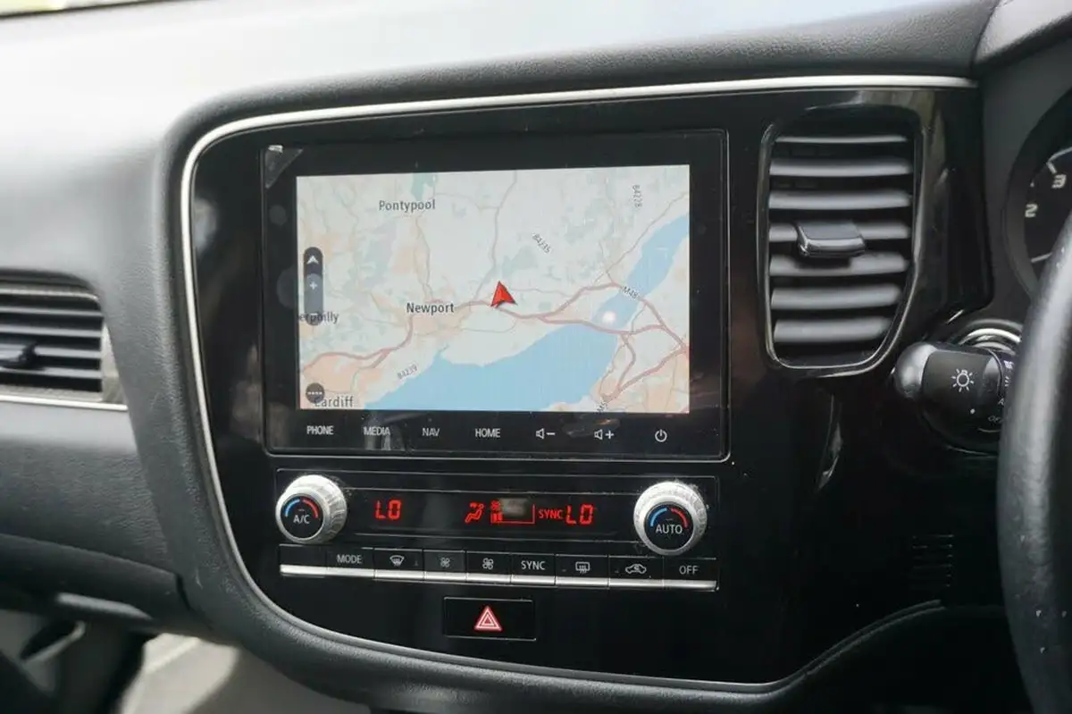 2019-mitsubishi-outlander-20-exceed-big-10