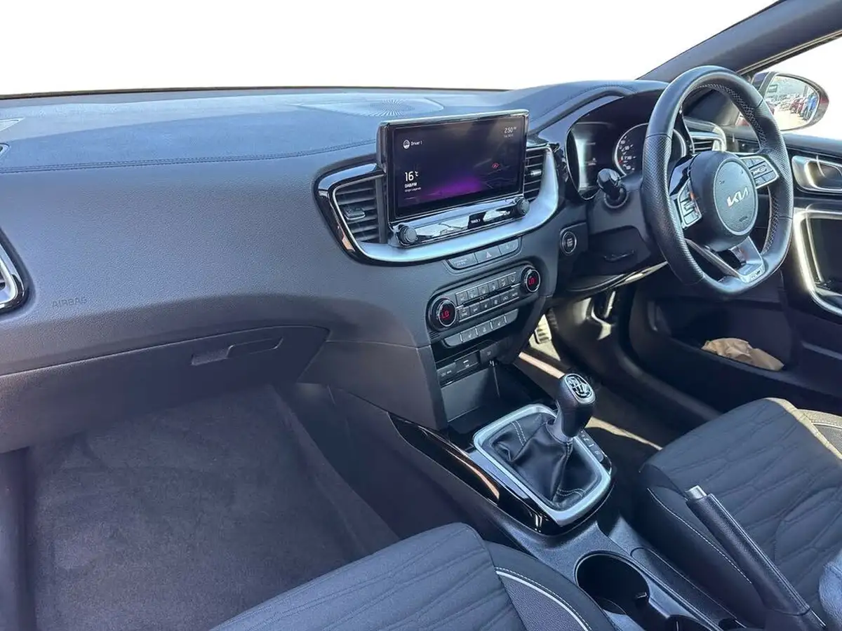 2022-kia-ceed-15-t-gdi-gt-line-big-6